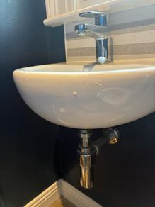 Sink 45cm x 45cm + tap