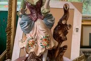 statue