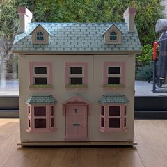 Le Toy Van Maybury Manor wooden dolls house