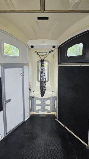 nugent horse box
