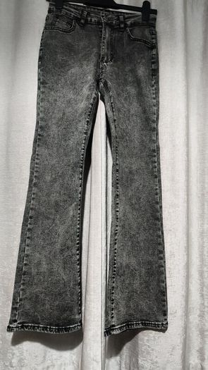 Flared jeans in great condition, worn once or twice
