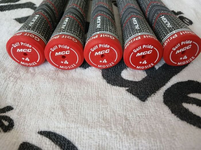Golf Pride grips MCC Plus4 Align Midsize