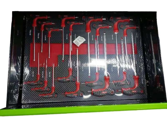 12 Drawer Tool Chest On Strong Castor Wheels & With Tools