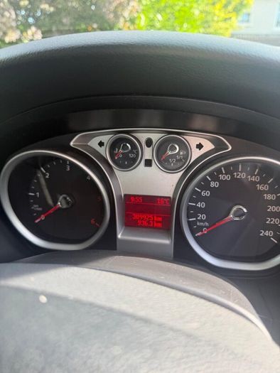 Ford Focus 2011 - excellent condition