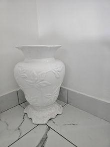 white flower vase