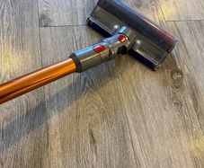 Dyson v8