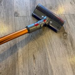 Dyson v8