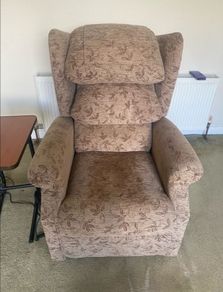 electric riser chair