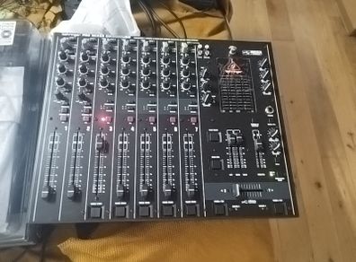 Behringer DX 2000 7ch pro mixer
