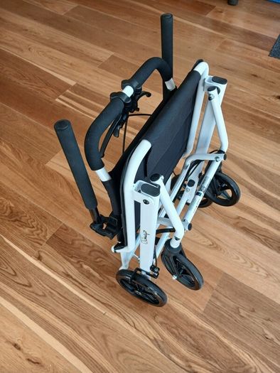 folding wheelchair