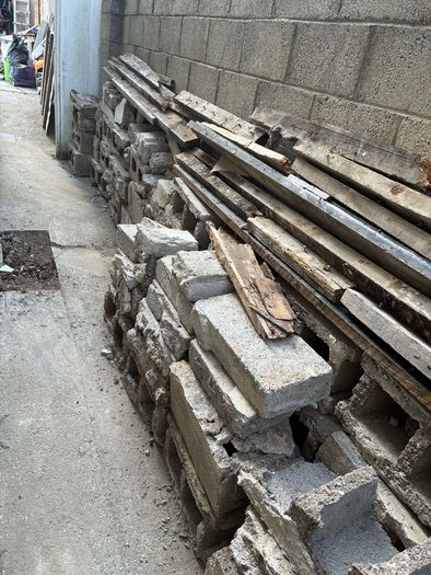 Blocks/rubble/lentils