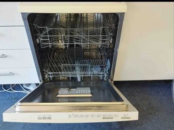 Hoover dishwasher r