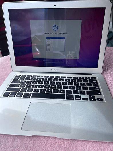 Apple MacBook Air 13 256GB SSD + Accessories