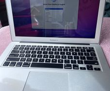 Apple MacBook Air 13 256GB SSD + Accessories