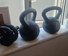 kettle bells & ab roller