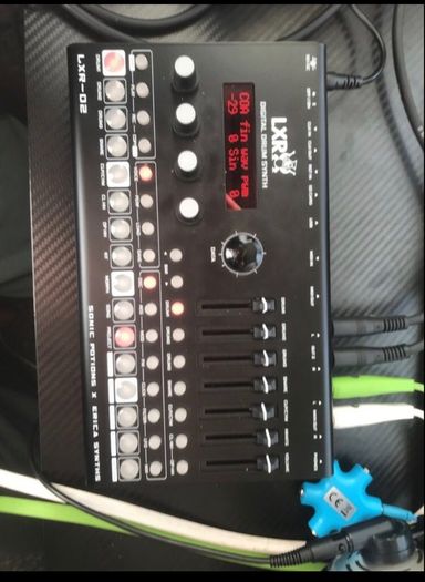 drum machine lxr 02 fm groovebox synth