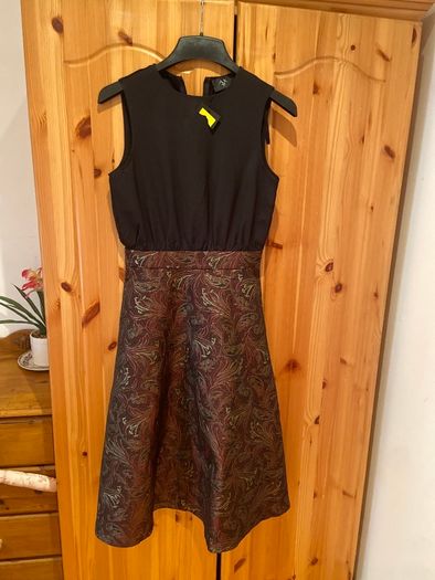 Dress size 8 bnwt