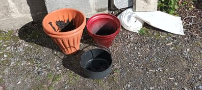 Plant pots