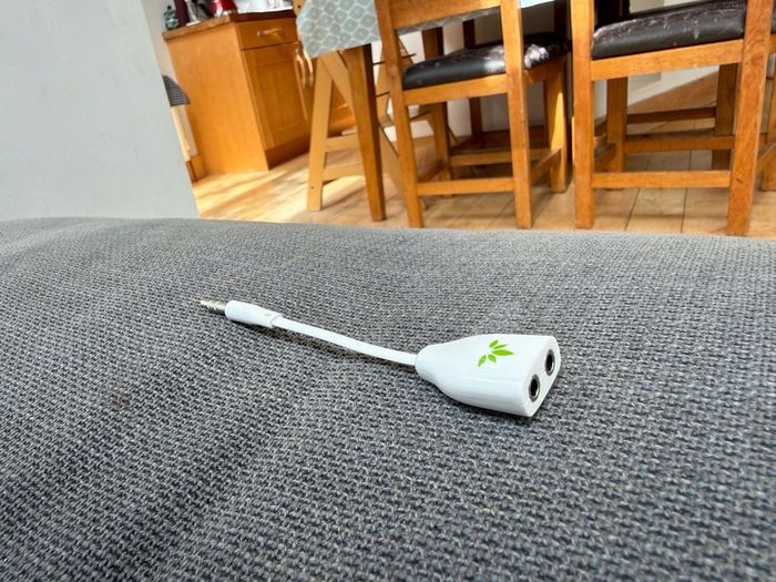 headphone splitter