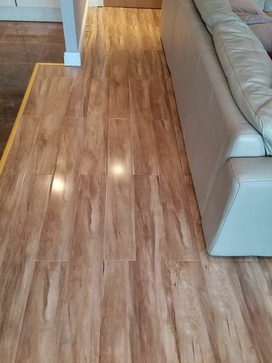 Laying floor Panels