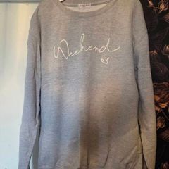 Custom Made Weekend Sweater Size L