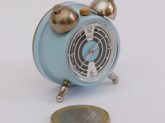 Vintage Q&Q Miniature Mechanical Clock