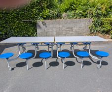 Folding table