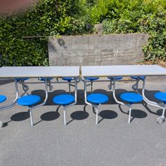 Folding table