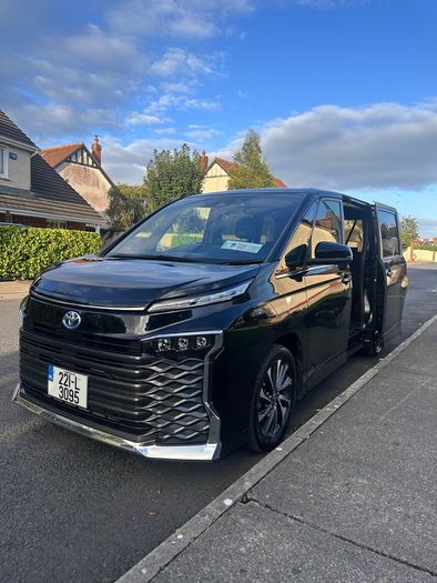 Toyota Voxy 2022