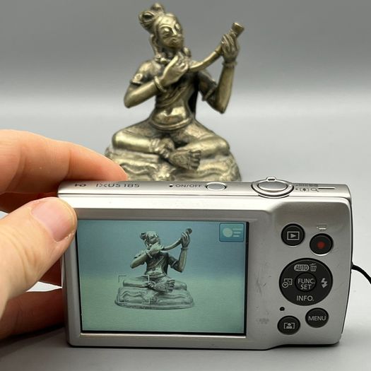 Canon IXUS 185 20MP Digital Camera Silver - Full Kit
