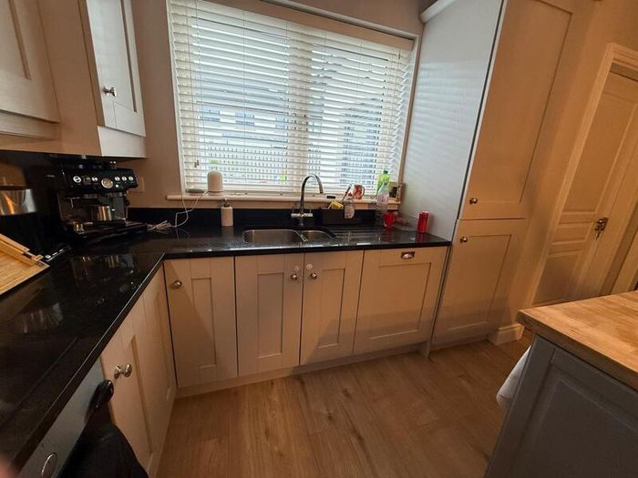 Complete Kitchen with Quartz Worktops & all appliances