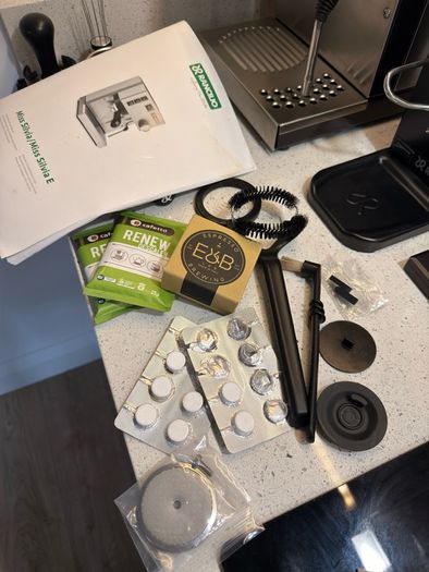 Rancilio Silvia V6 E + Rancilio Rocky SD Espresso Setup & Extras
