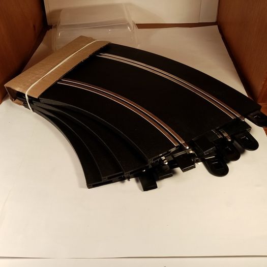 Scalextric C8206: 4x New Radius 2 Track Curves Pack  (R2)