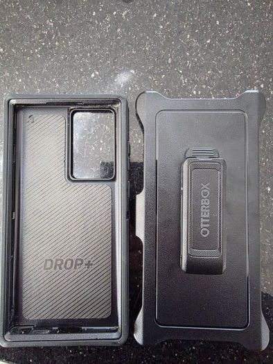 Samsung S22 Ultra Otterbox and Official Samsung cases