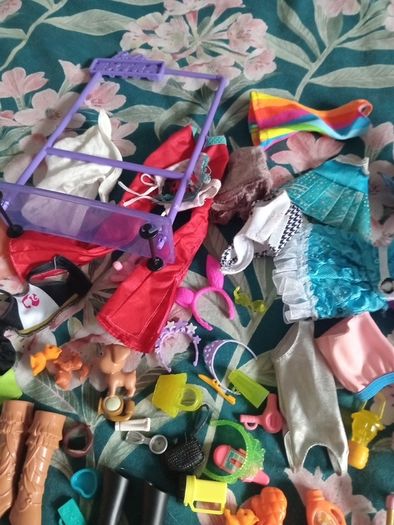 dolls clothes and accessories