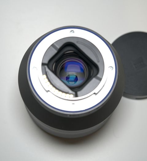 ZEISS Batis 2/25 Full-frame Sony E-mount with B+W F Pro UV Filter
