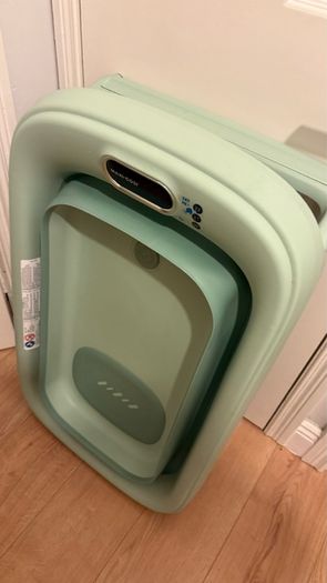 Foldable baby and toddler bath tube