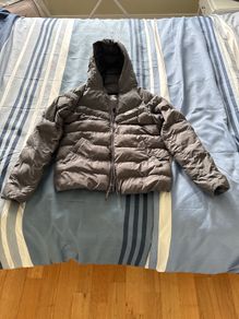 Boys Nike jacket are 12-13