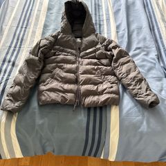 Boys Nike jacket are 12-13