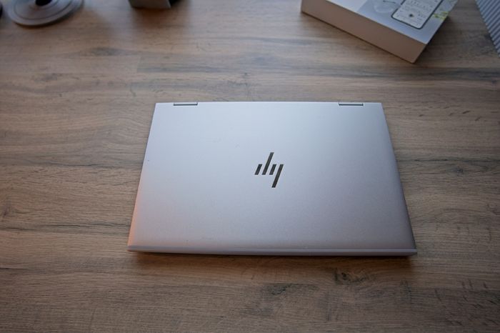 HP EliteBook x360 1030 G8 + HP Active Pen G3