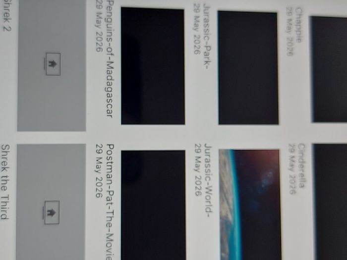 Apple Ipad 4, A1458, 16GB, with over 20 childrens movies for their entertainment, Excellent Battery