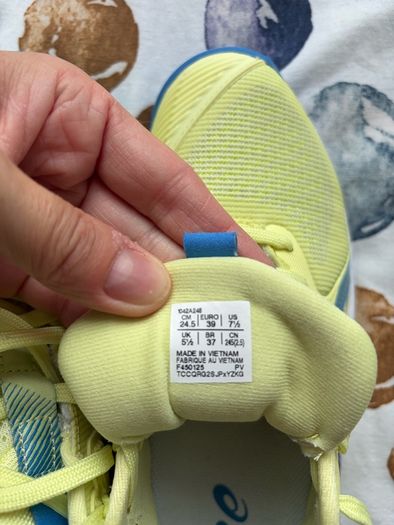 Boys tennis shoes