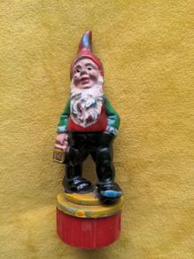 VINTAGE novelty 1960's Plastic Garden gnome pencil sharpener
