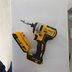 DeWalt impact driver with battery