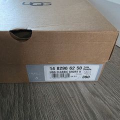 UGG Classic Short II size 3.5