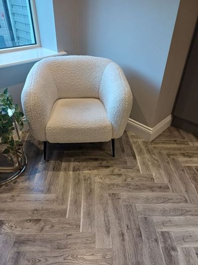 Accent chair