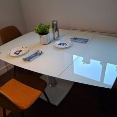 Extendable Milk Glass dining table