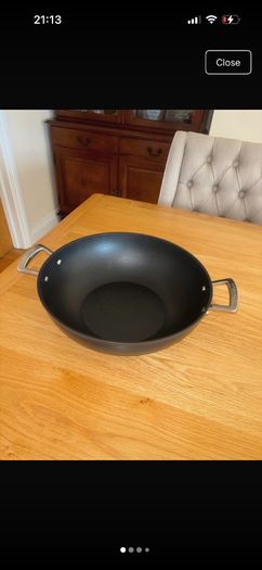 Le Creuset Wok