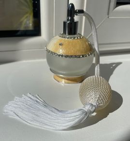Perfume bottle