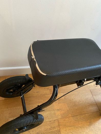 Knee scooter